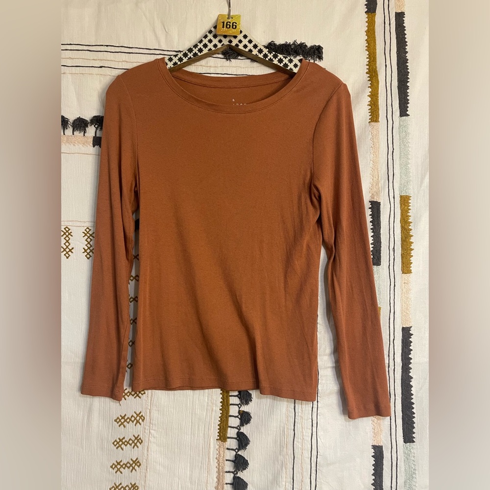 ❌SOLD!❌ # 166 Copper / Burnt Orange Long Sleeve Top size Medium - Picture 1 of 1